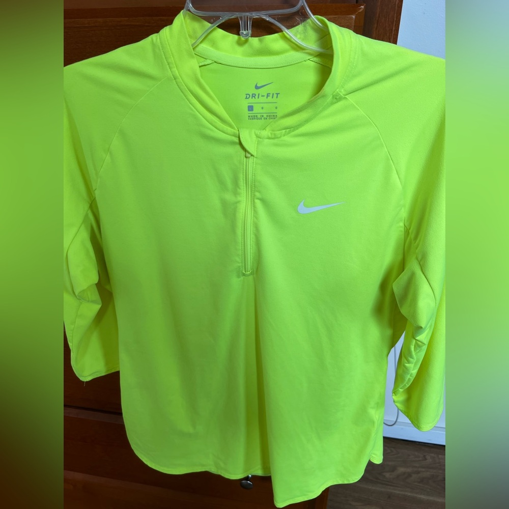 Nike Dri Fit. Woman’s size large